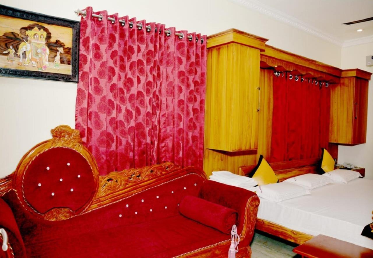 Anandha Grand Lodge Tiruchchendūr Extérieur photo